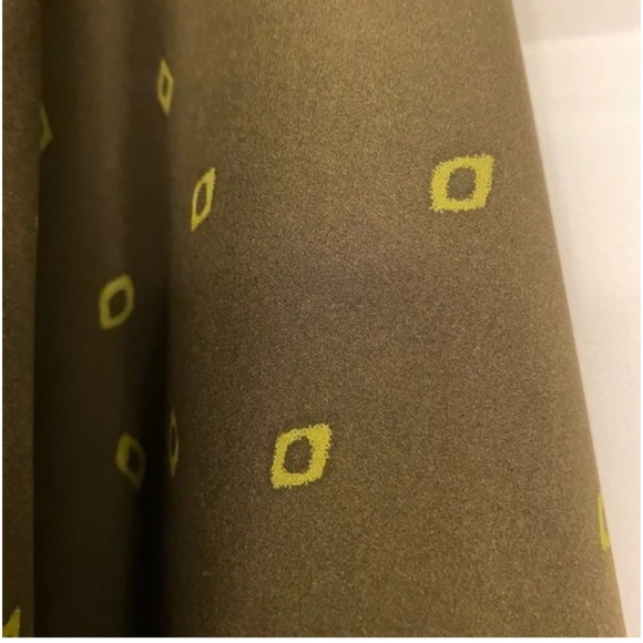 STUNNING Silk Skirt - Picture 5 of 9